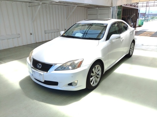 LEXUS IS